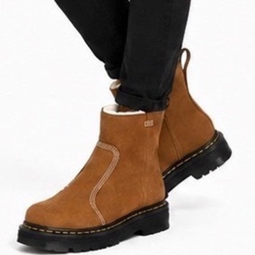 Dr. Martens Zebzag Rigger WL Tan Nubuck Faux Fur Lined Boots 10 NEW 111-01